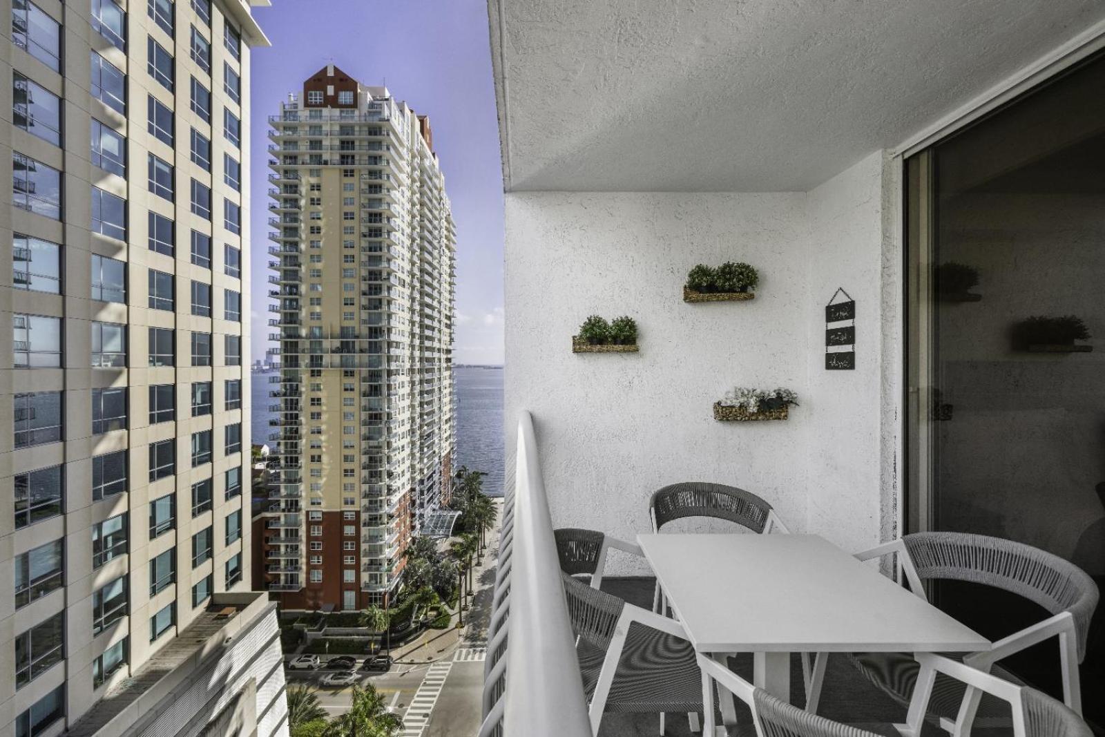 Studios In Brickell With Pool, Gym, Free Parking And Game Room Miami Chambre photo